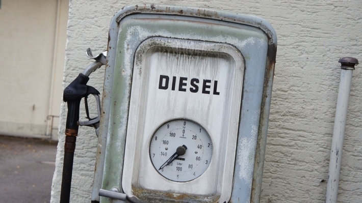 Политический просчет Киева оставляет Украину без дизельного топлива