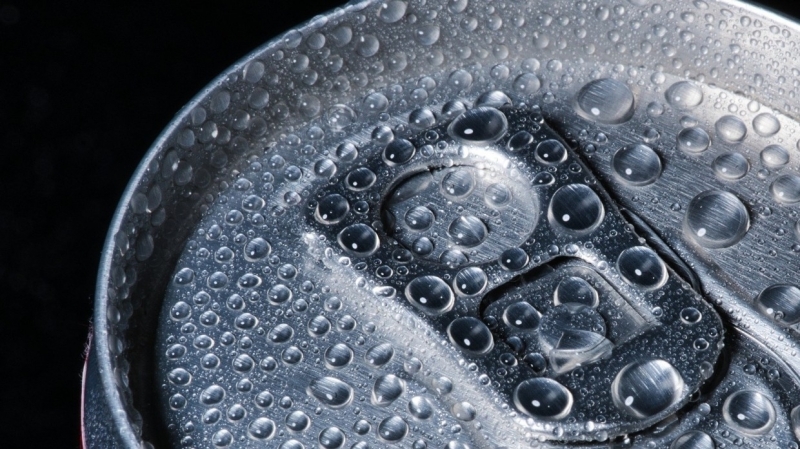 Правительство РФ обсуждает вопрос о возвращении налога на сладкие напитки