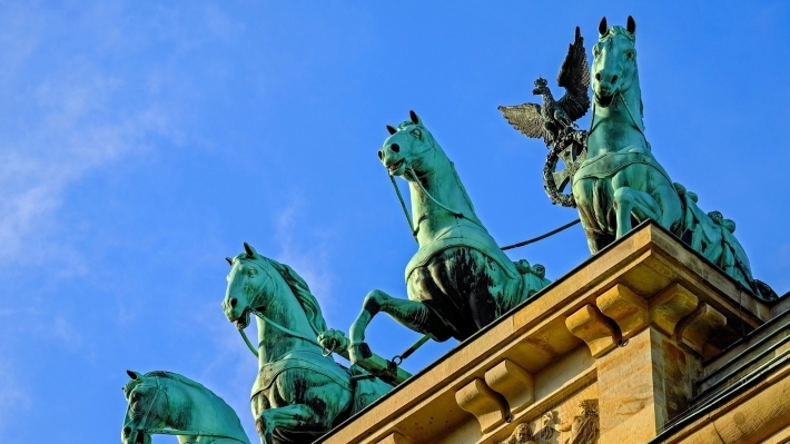 Истощение газовых хранилищ из-за жары заставит ЕС обратиться к России