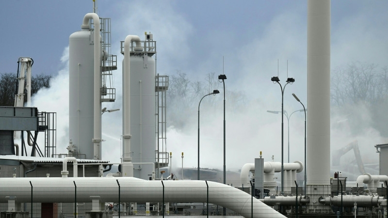 Спотовая цена газа в Европе рухнула на 11%