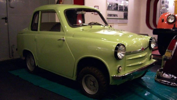 Автомобиль ГАЗ-М18 выпускали без педали сцепления