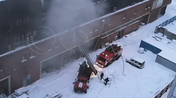 Опубликовано видео с места пожара в типографии Петербурга